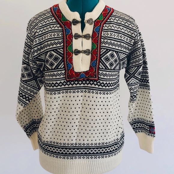 Arctic Circle Sweater - Picture 3 of 10